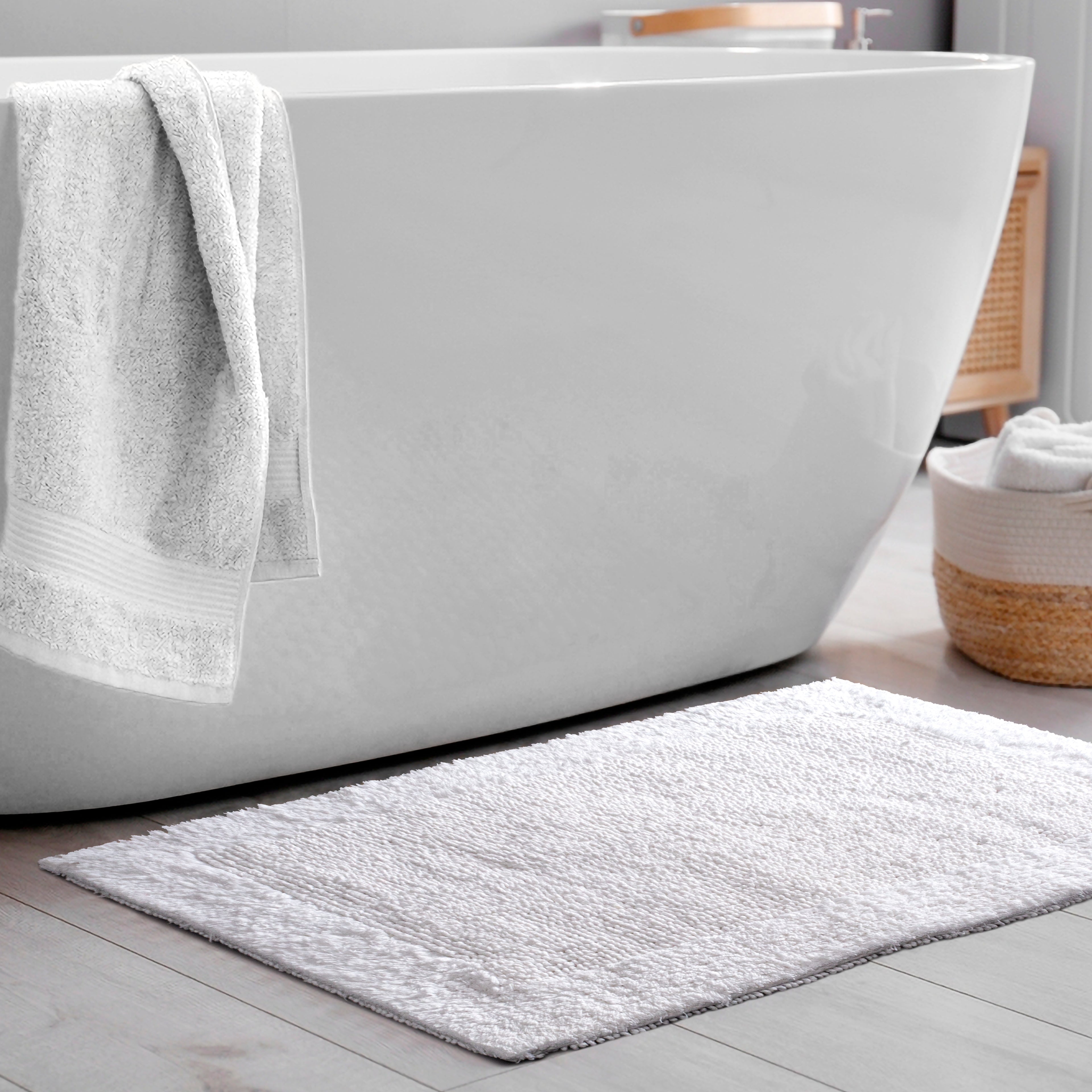 Savi Home Bath Mat Rug, 20X32 Inches, White, 100% Pure Cotton, Super Soft Bath Rugs, Plush & Absorbent, Hand Tufted Heavy Weight Construction, Full Reversible Step Out Rug