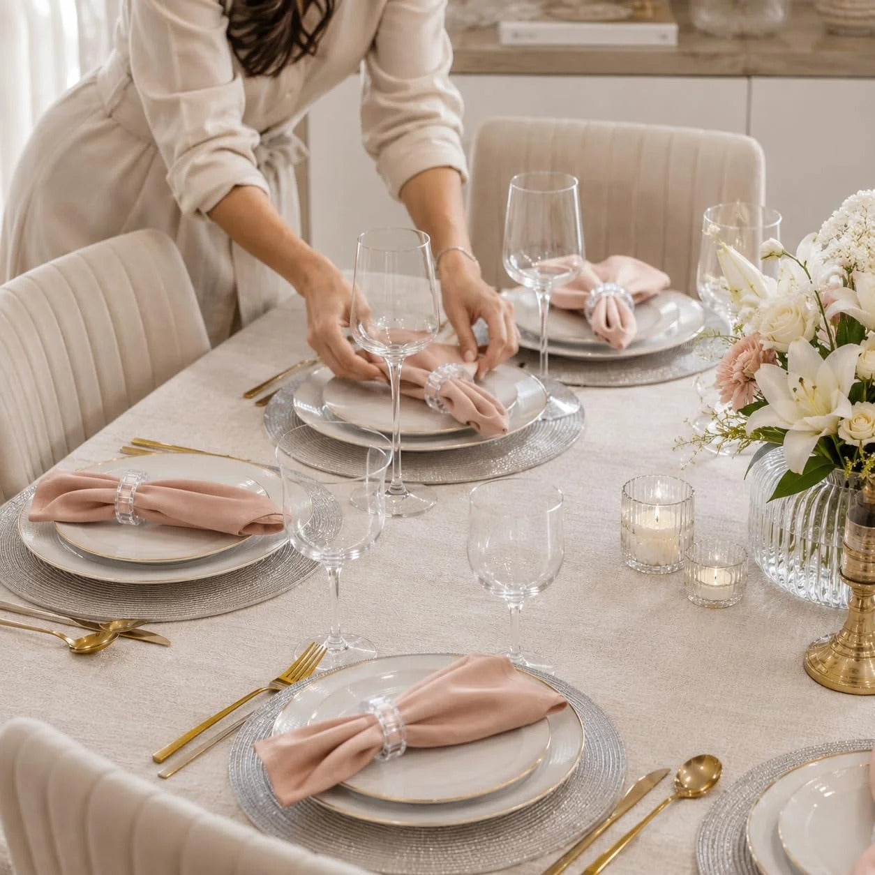 ALPHA Living HOME Acrylic Napkin Rings Set of 12 - Crystal Decorative Serviette Holders Ideal Décor for Weddings, Family Gatherings, Formal Dinners, Banquets & Everyday Dining (Transparent)