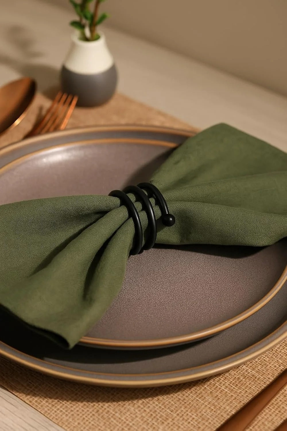 ALPHA Living HOME Metal Spiral Napkin Rings Set of 12 - Black Powder Coated Round Spiral Shape, Napkin Holders Buckles for Family Dinner, Wedding, Party,Table Decorations (Black)