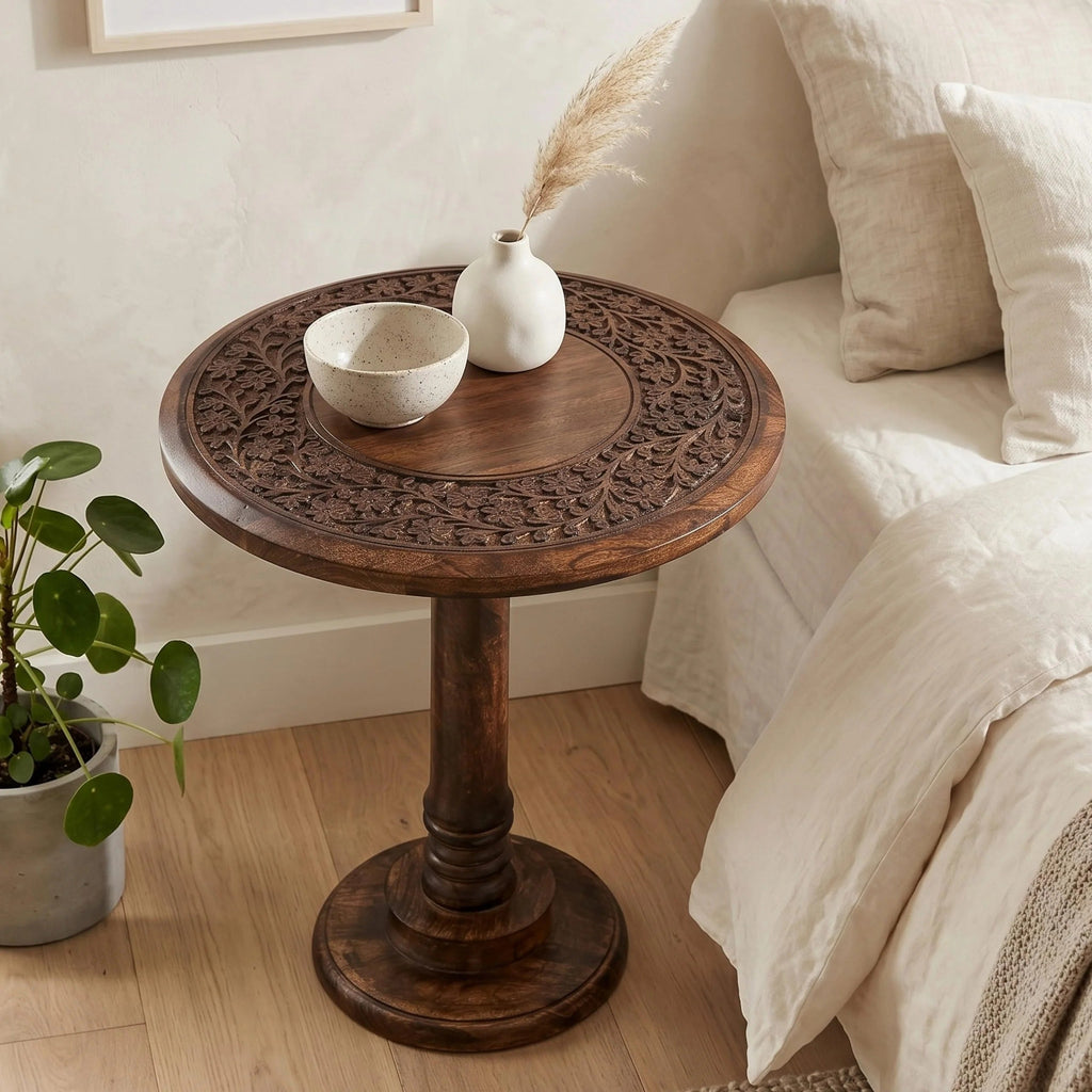 ALPHA Living Home Solid Wood End Table, Whitewash Carved Rim Small Round Side Table, 18 x 22 Inch Wooden Accent Nightstand for Living Room, Bedroom, Sofa Side & Bedside
