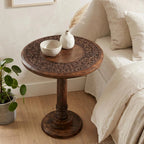 ALPHA Living Home Solid Wood End Table, Whitewash Carved Rim Small Round Side Table, 18 x 22 Inch Wooden Accent Nightstand for Living Room, Bedroom, Sofa Side & Bedside